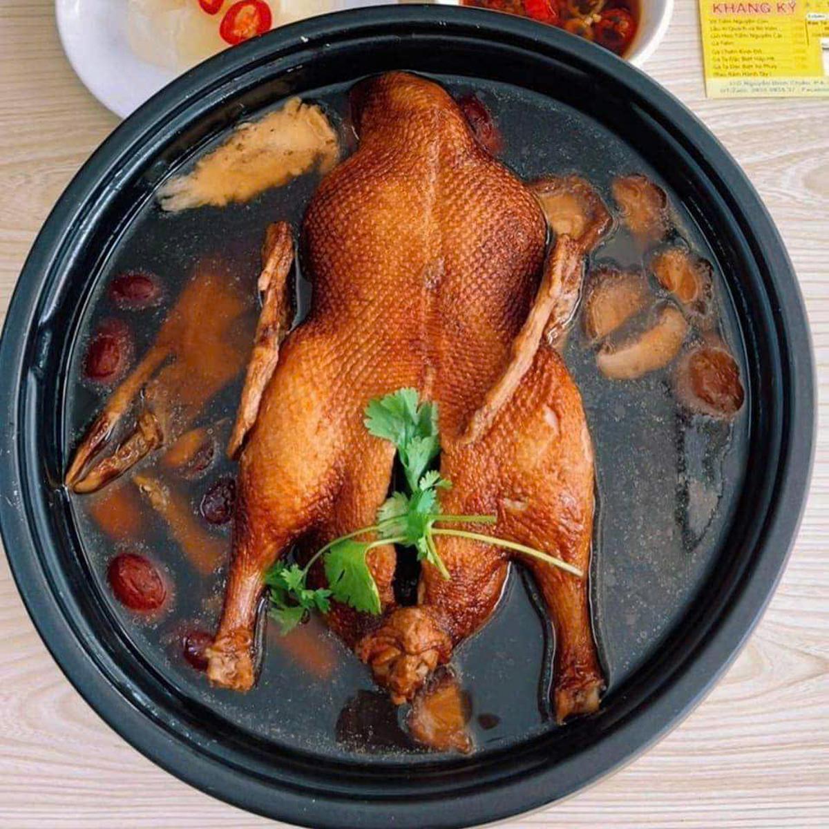 VỊT TIỀM NGUYÊN CON(Luôn Rau Mì)